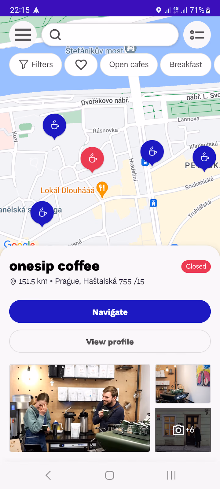 Modální BottomSheet – pozadí je skryto pro soustředění uživatele na výběr filtrů