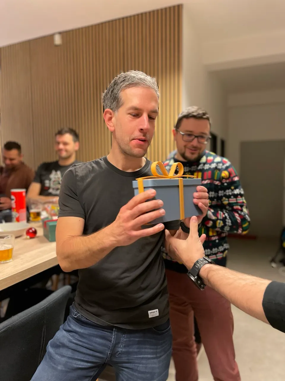 Gift unwrapping