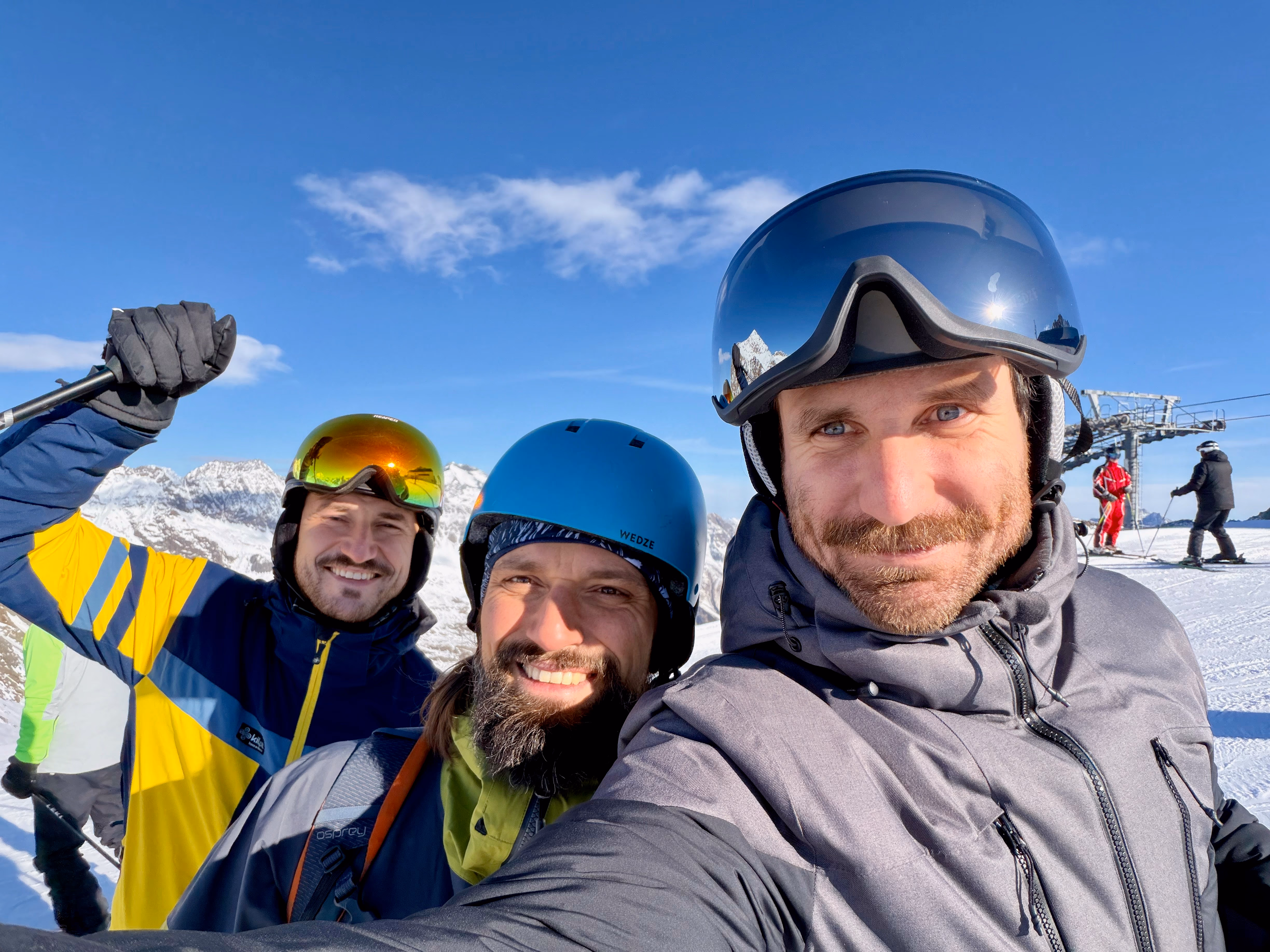 Team skiing